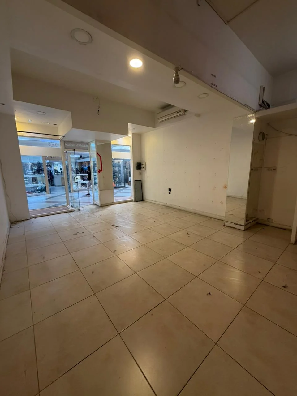 Local Comercial - Galería Continental