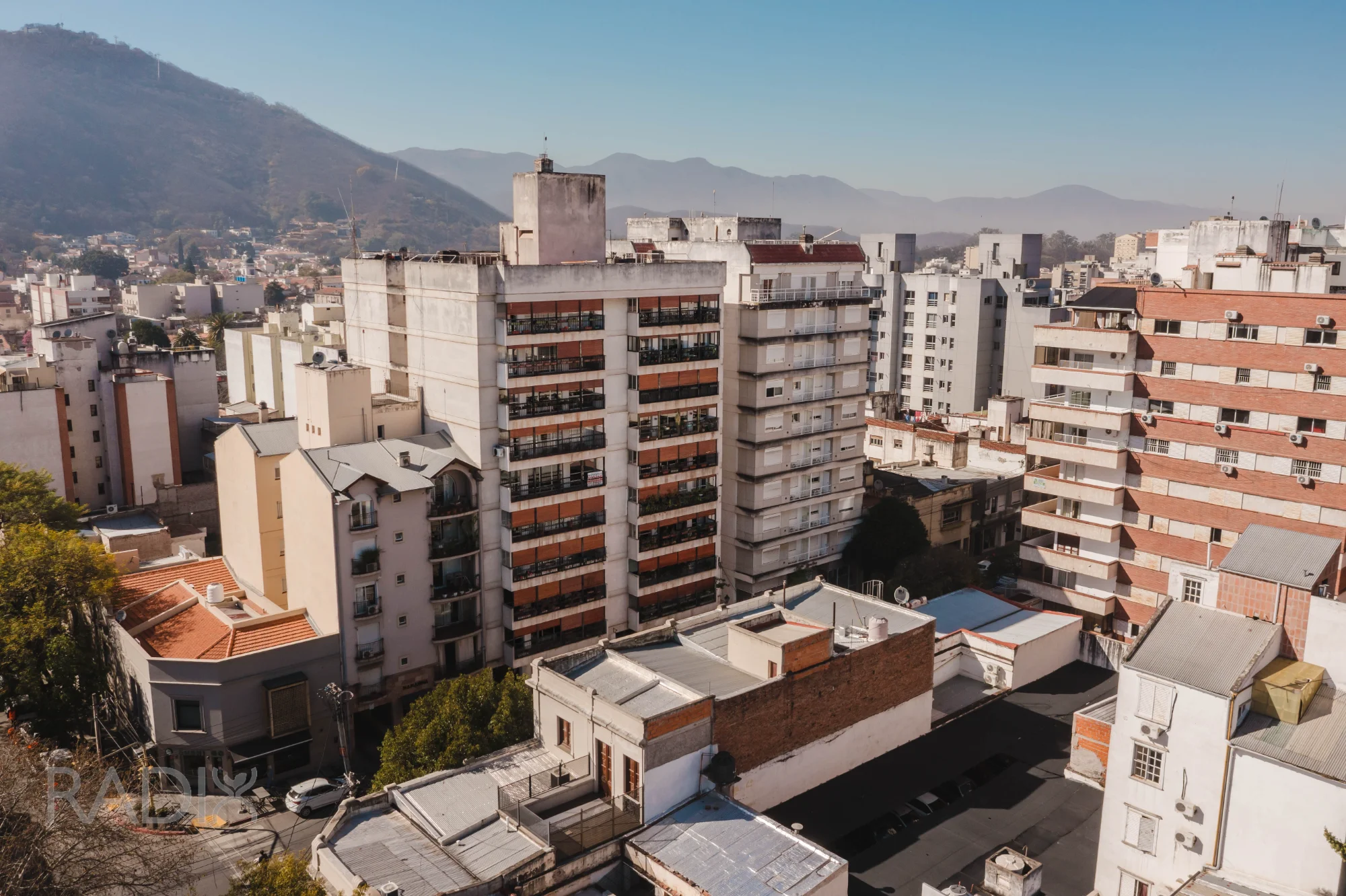 Departamento Dean Funes 300