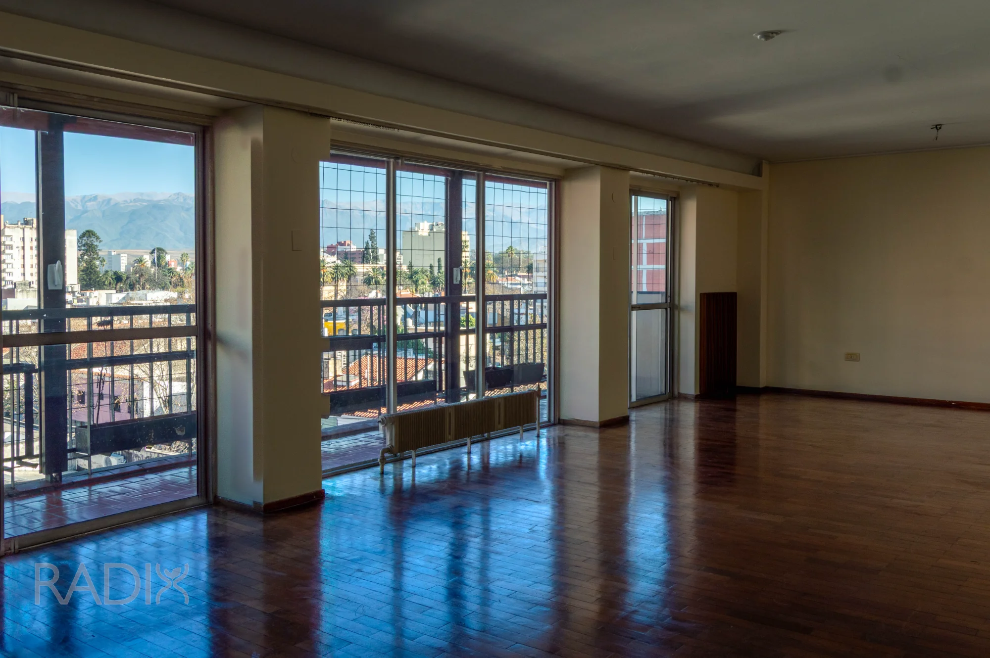 Departamento Dean Funes 300