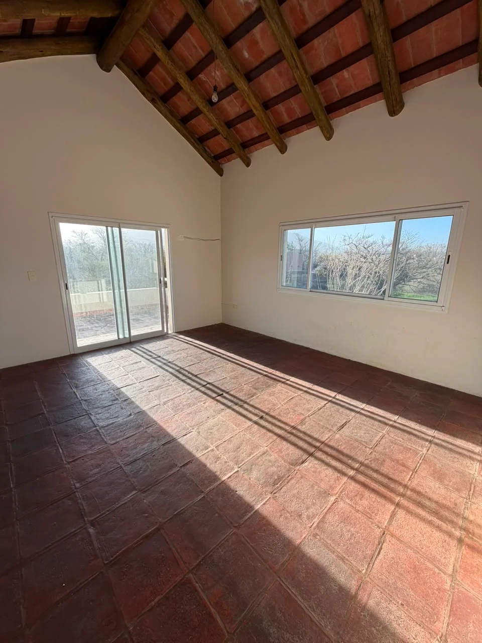 Casa en Alquiler - Chacras de Santa María- San Lorenzo Chico