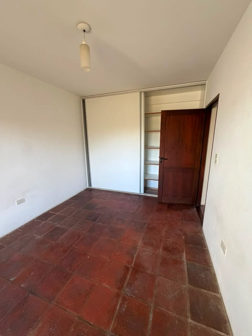 Casa en Alquiler - Chacras de Santa María- San Lorenzo Chico